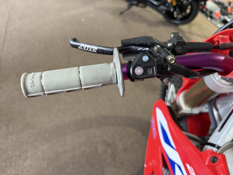 2022 Honda CRF250R Image 2