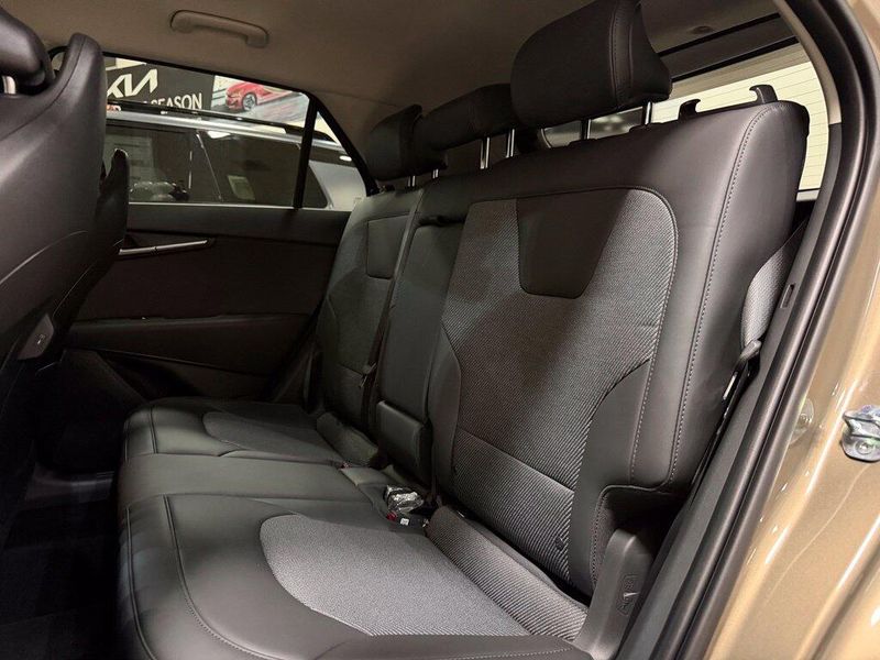 New 2027 Kia Niro LXImage 13