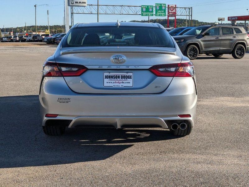 2022 Toyota Camry SEImage 3