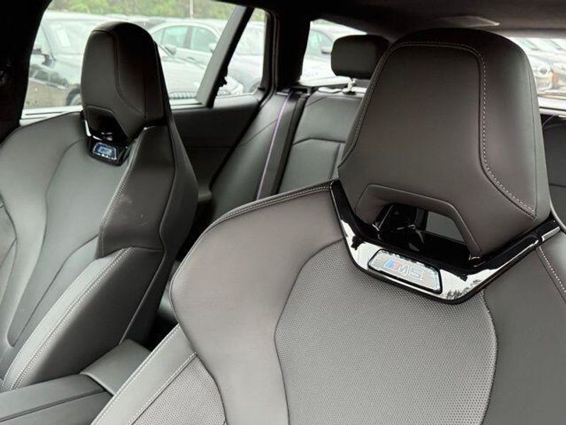 New 2026 BMW M5 BaseImage 19