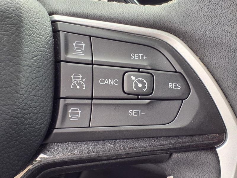 2023 Jeep Grand Cherokee L AltitudeImage 23
