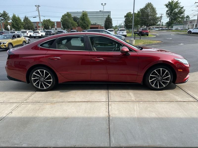 2023 Hyundai Sonata LimitedImage 4