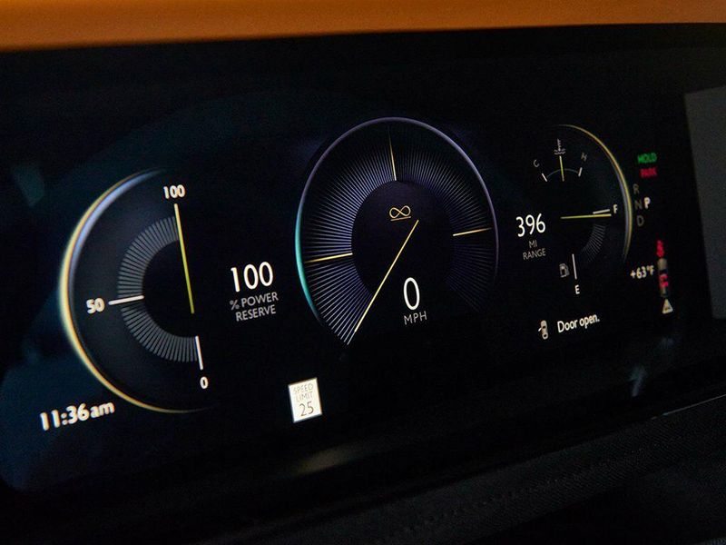 New 2026 Rolls-Royce Cullinan Black BadgeImage 17