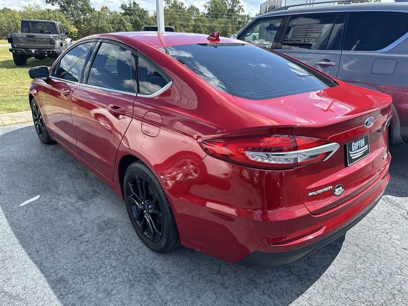 2020 Ford Fusion SEImage 9