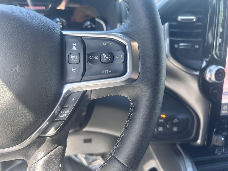 2025 RAM 2500 LaramieImage 23