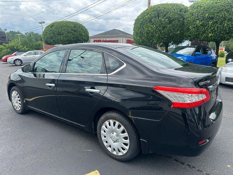 2015 Nissan Sentra SImage 12