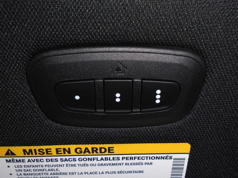 2025 Chrysler Pacifica SelectImage 32