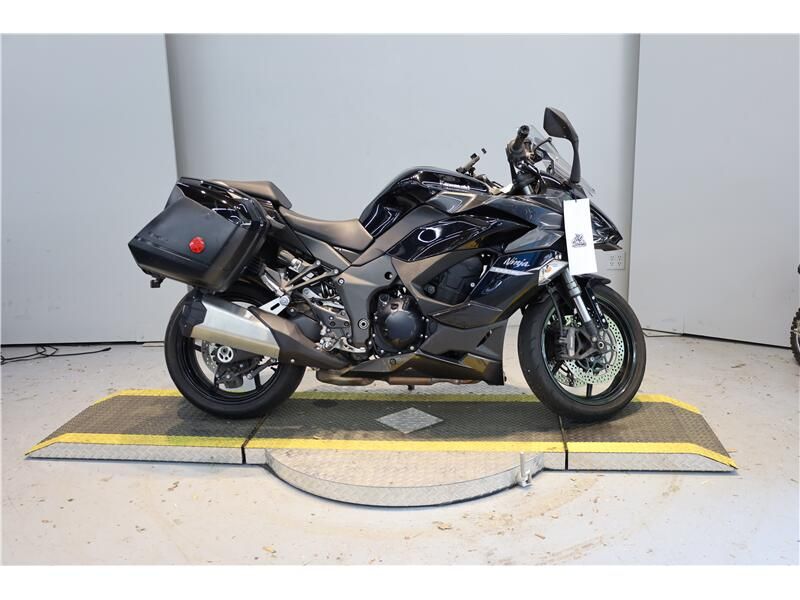 Used 2021 Kawasaki NINJA 1000 Image 2