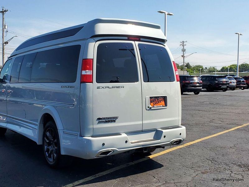 Used 2023 Chevrolet Express Cargo Image 16