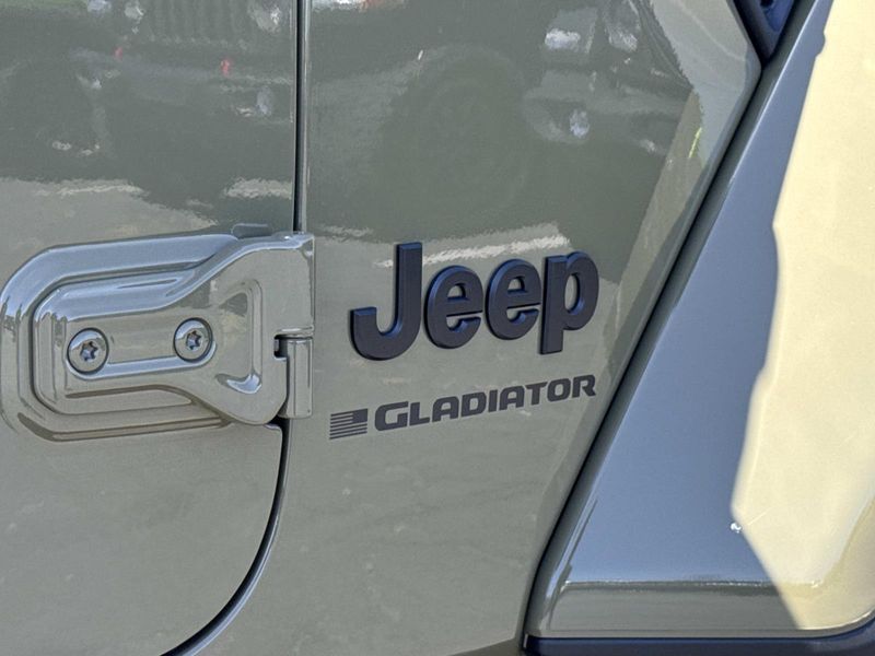 New 2026 Jeep Gladiator Sport S 4x4