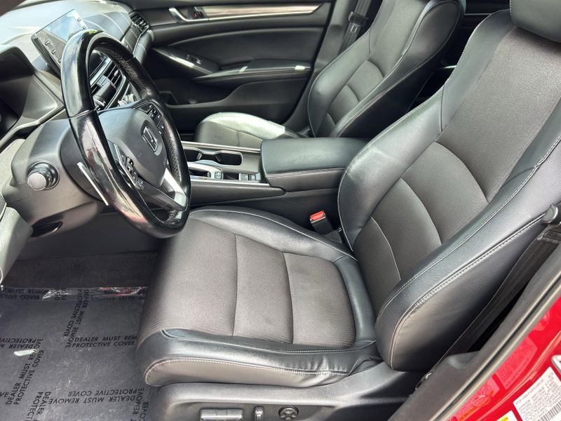 Used 2018 Honda Accord Sedan SportImage 15