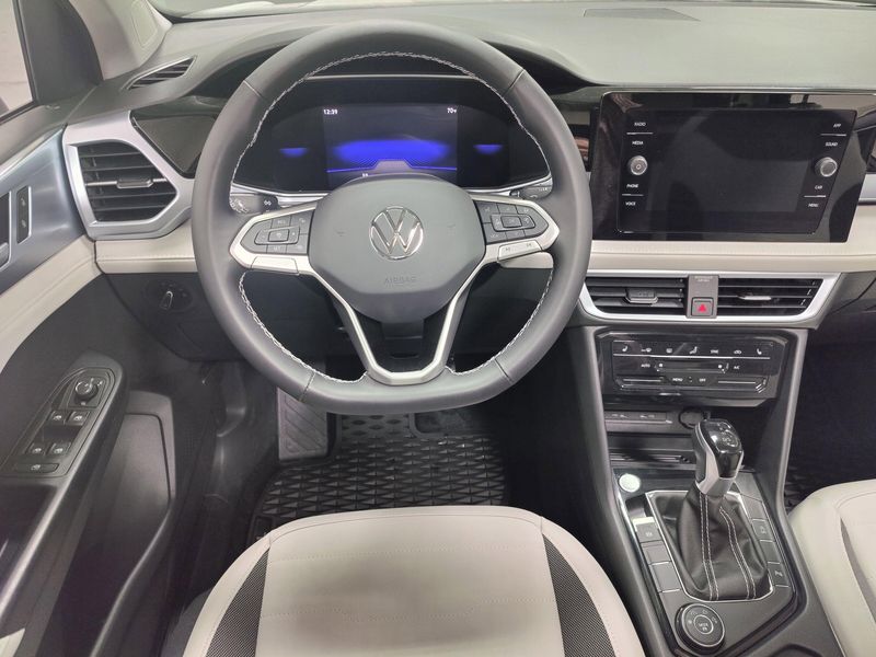 2025 Volkswagen Taos SE AWD w/SunroofImage 17