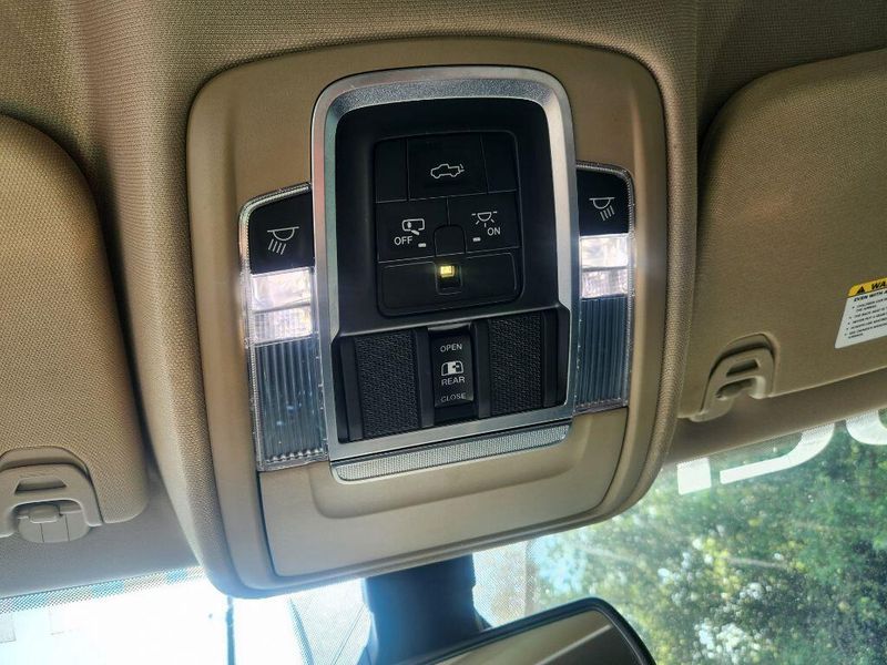 2019 RAM 1500 LaramieImage 29