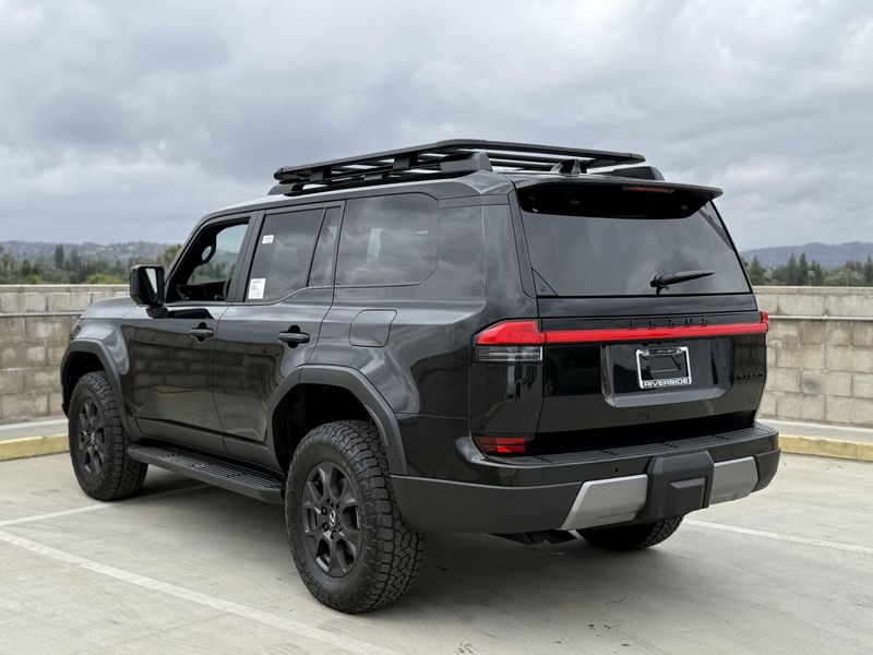 2025 Lexus GX Image 10