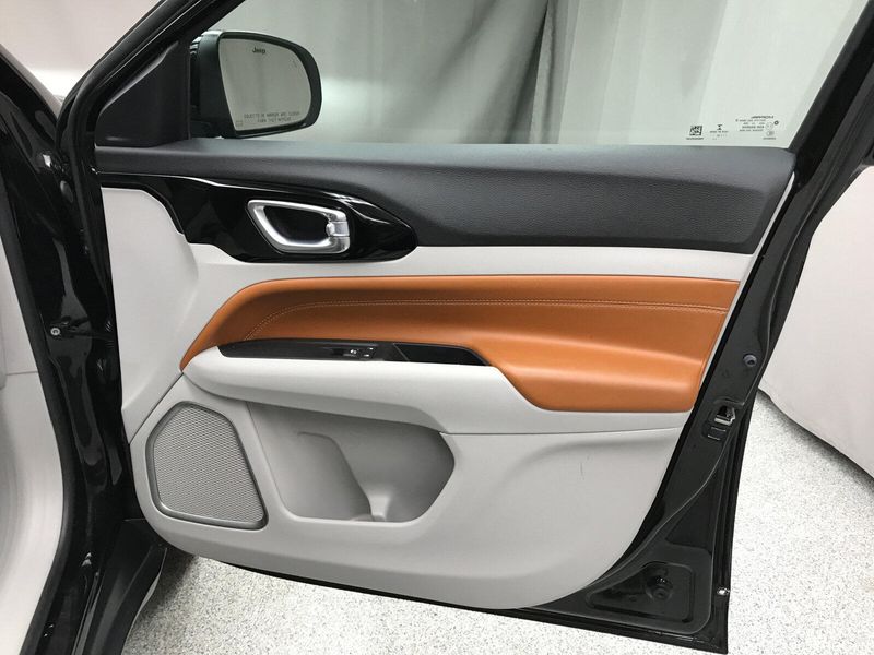 Used 2022 Jeep Compass LimitedImage 15