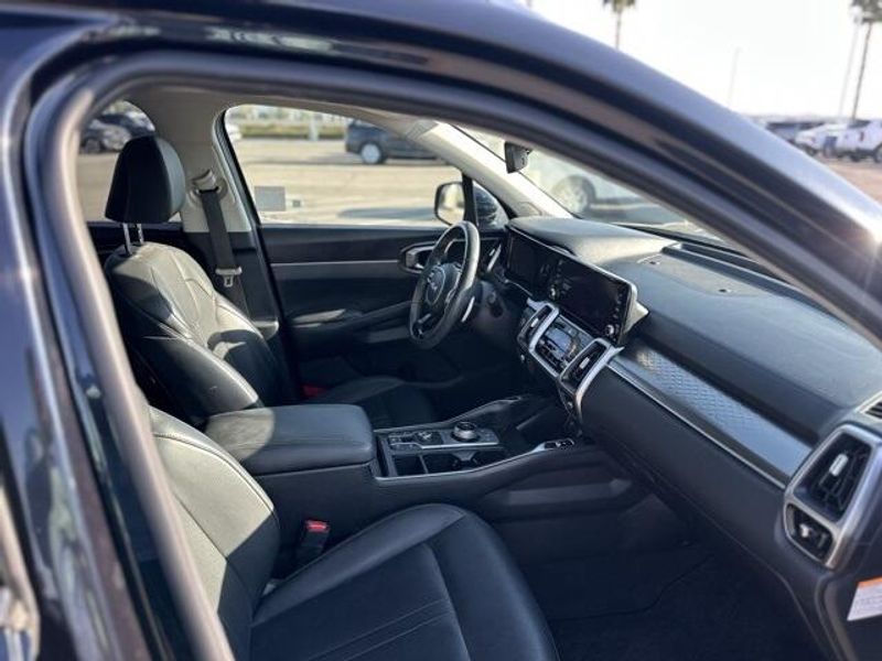Used 2023 Kia Sorento Hybrid EXImage 10