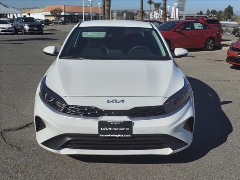 2024 Kia Forte LXImage 2