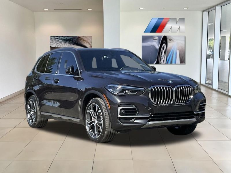 2023 BMW X5 xDrive45eImage 2