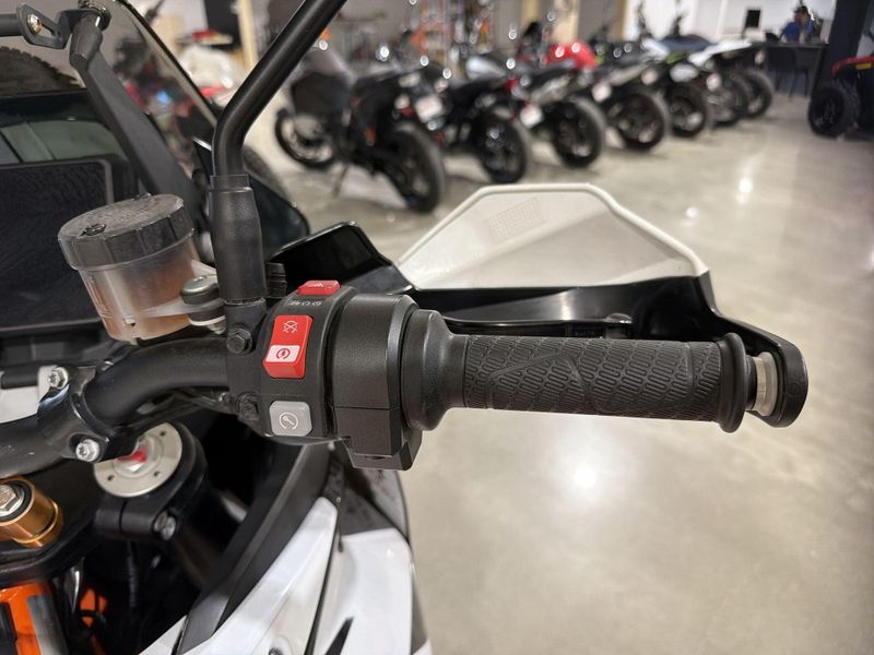 Used 2020 KTM 1290 SUPER ADVENTURE R  in a WHITE/ ORANGE exterior color. Victorville Del Amo Motorsports 760-241-7387 delamomotorsportsofvictorville.com 
