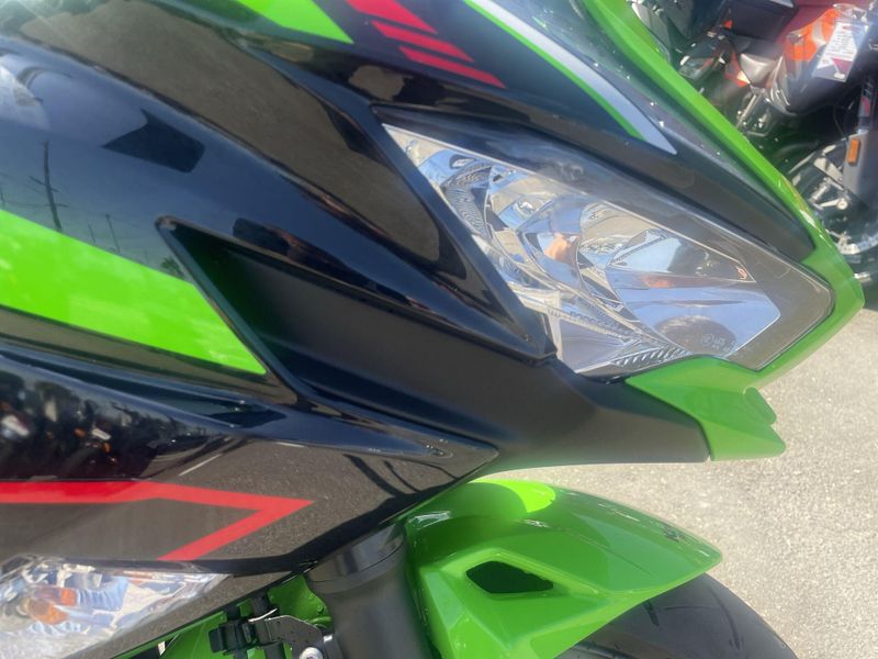 Used 2022 Kawasaki NINJA ZX-6R ABS Image 17