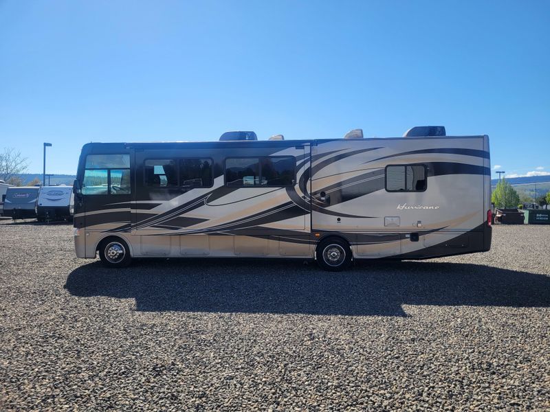 Used 2012 THOR M-32A FORD Image 6