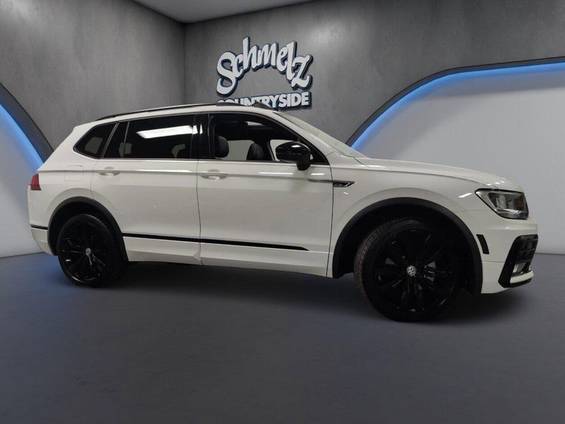 Used 2021 Volkswagen Tiguan SE AWD R-Line Black w/SunroofImage 3