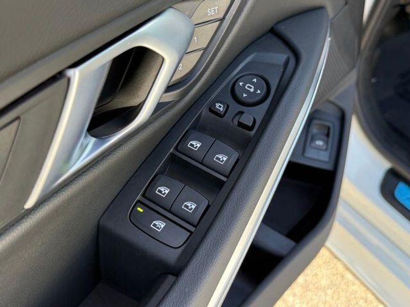 Used 2025 BMW 3 Series 330i xDriveImage 18