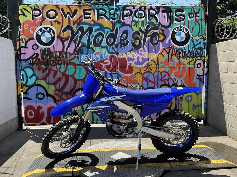 New 2025 Yamaha YZ450FX Image 1