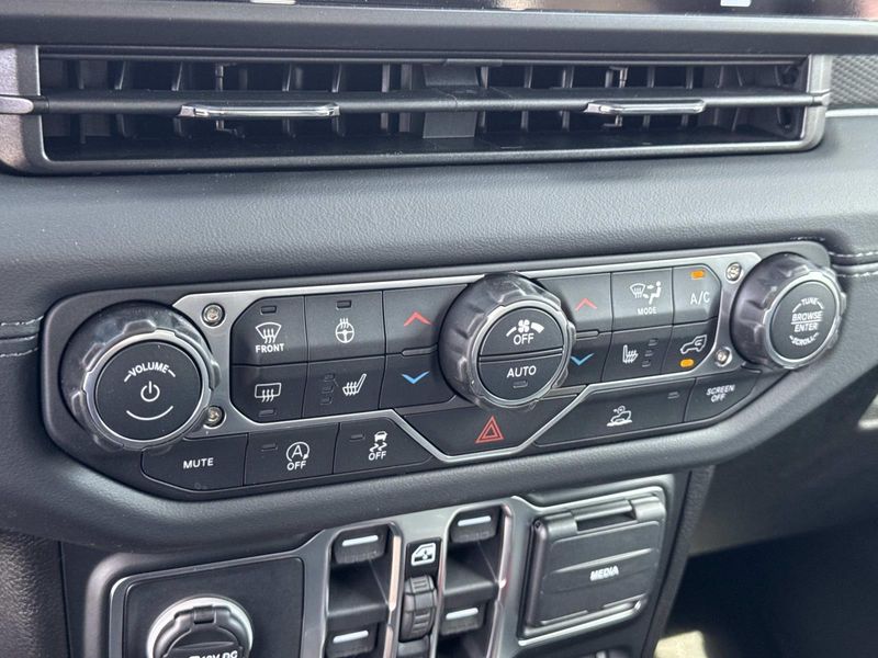New 2026 Jeep Gladiator Rubicon 4x4