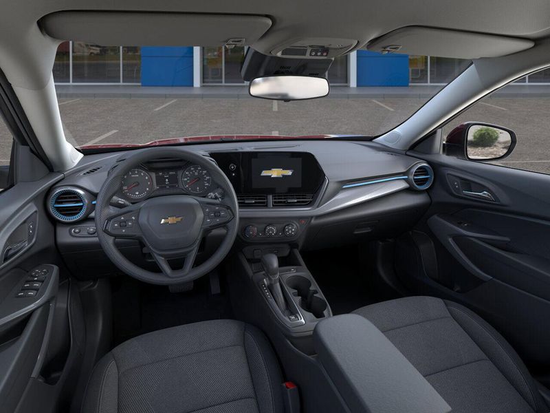 New 2025 Chevrolet Trax LSImage 15