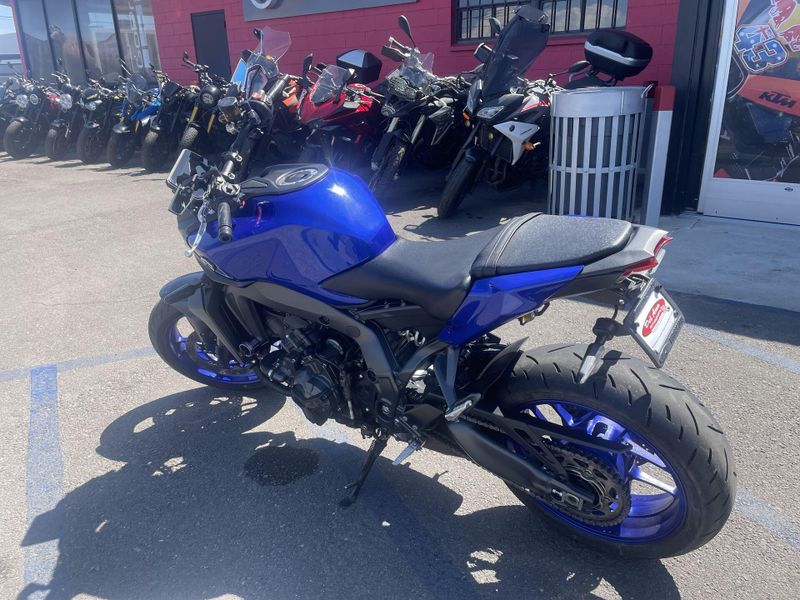 Used 2024 Yamaha MT-09 CA Image 11
