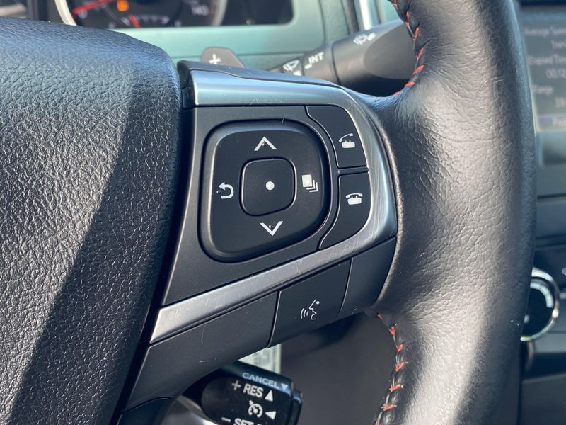 2016 Toyota Camry SEImage 27