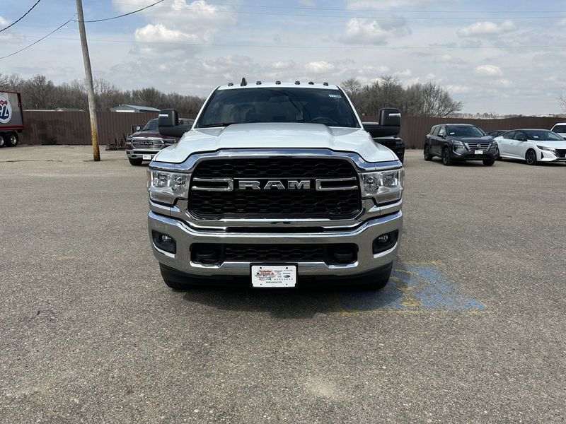 2024 RAM 3500 Tradesman Crew Cab Chassis 4x4 60