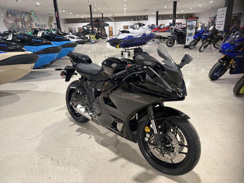 New 2026 Yamaha YZF-R7 Image 11