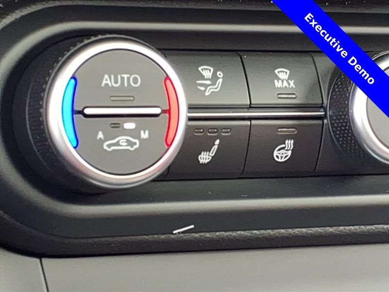 New 2025 Alfa Romeo Stelvio AwdImage 22