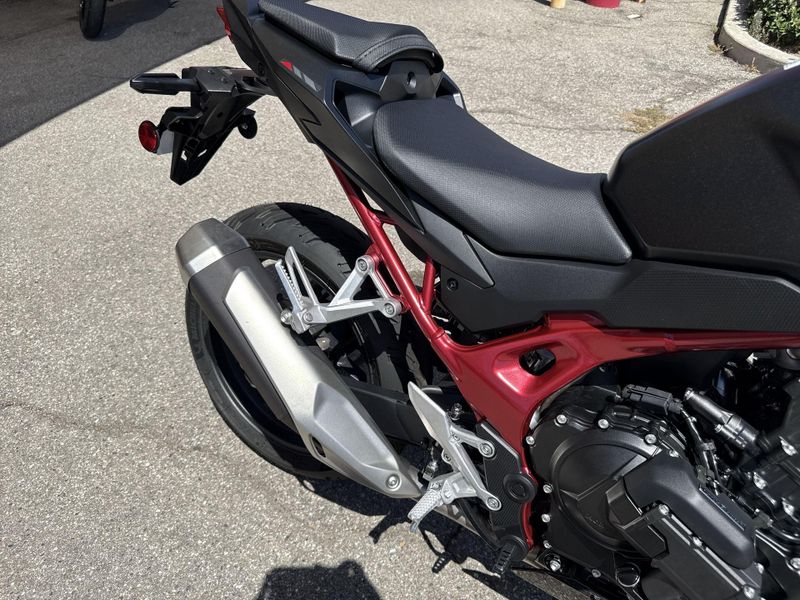 New 2026 Honda CB750 HORNET E-CLUTCH Image 16