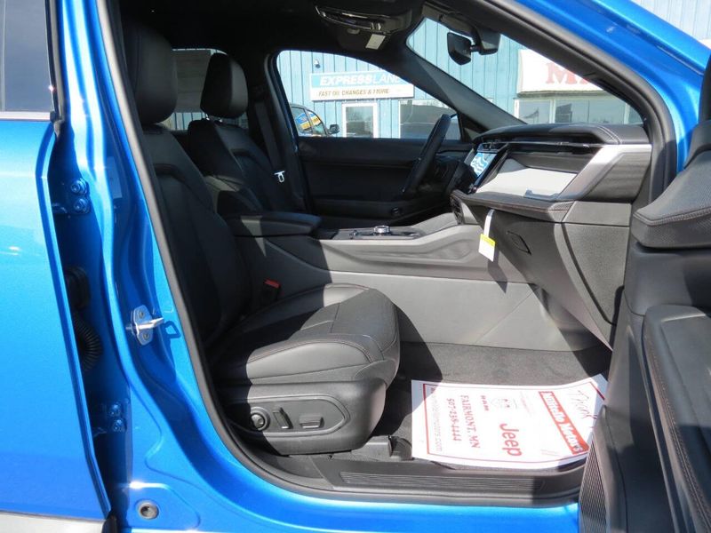 New 2026 Jeep Cherokee Limited 4x4Image 19