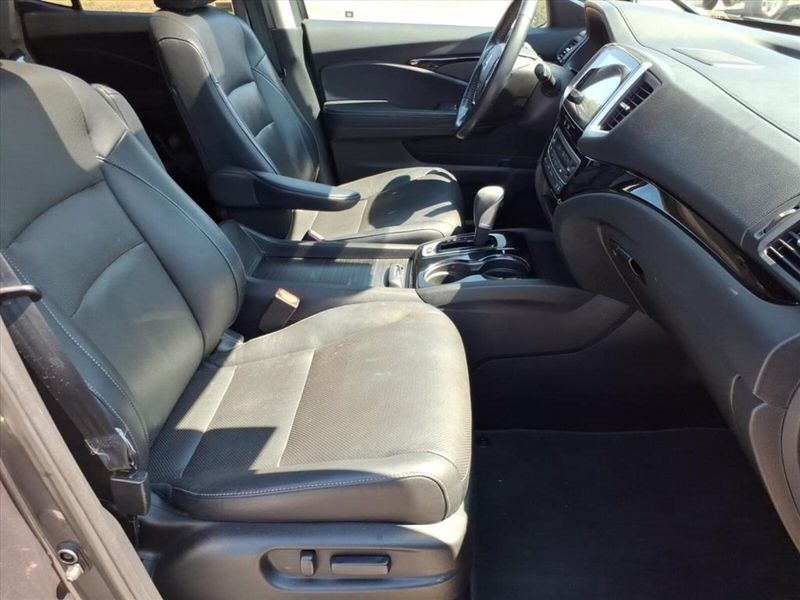 2018 Honda Ridgeline RTL-E photo 3