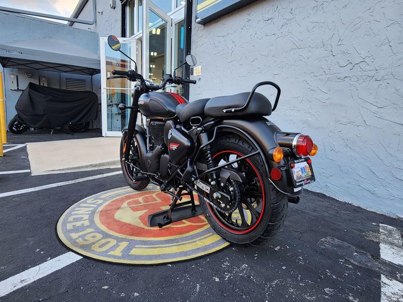 New 2024 Royal Enfield CLASSIC 350 Image 7