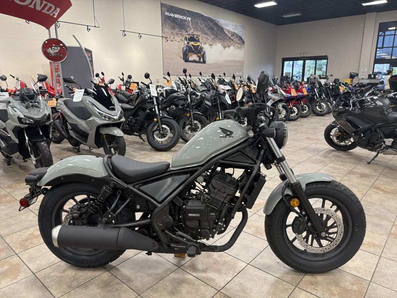 New 2026 Honda REBEL 300 E-CLUTCH Image 18