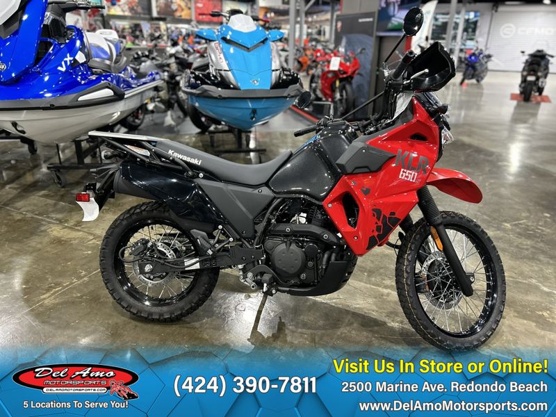 2024 Kawasaki KL650KRFNL  in a FIRECRACKER RED/METALLIC CARBON GRAY exterior color. Del Amo Motorsports of Redondo Beach (424) 304-1660 delamomotorsports.com 