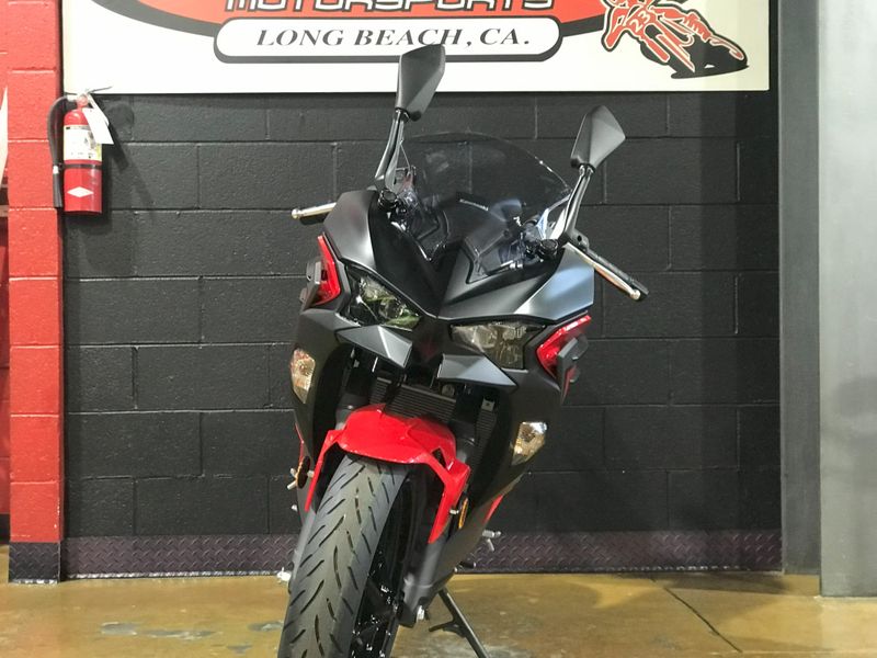 2025 Kawasaki NINJA 500 ABS Image 6