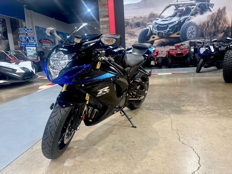 New 2027 Suzuki GSX-R750 Image 10