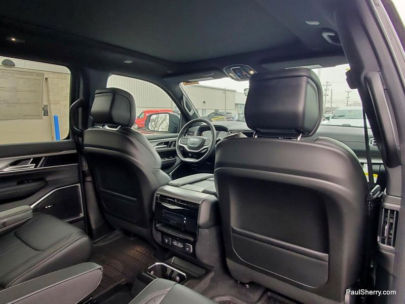 2026 Jeep Grand Wagoneer Upland 4x4