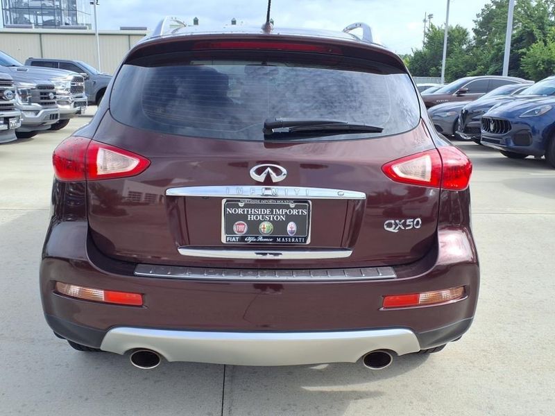 2017 INFINITI QX50 BaseImage 4