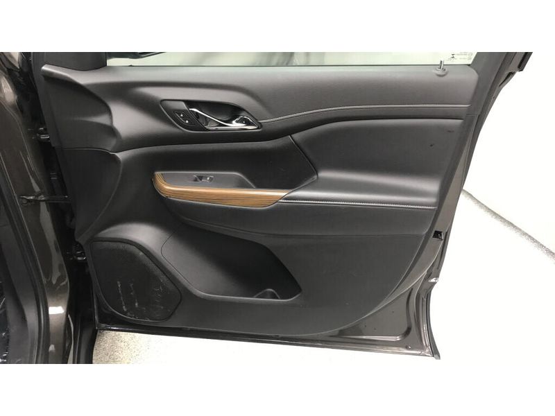 Used 2020 GMC Acadia SLEImage 17
