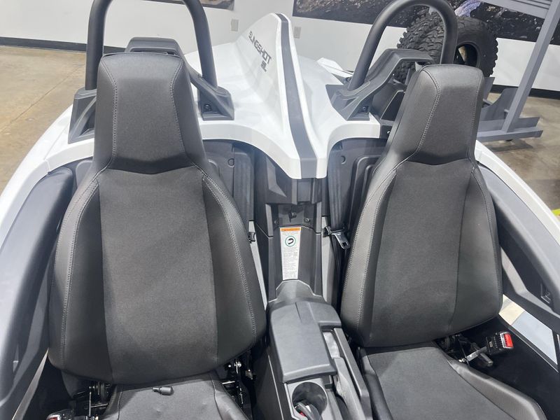 New 2026 Polaris SLINGSHOT SL AUTODRIVE Image 13
