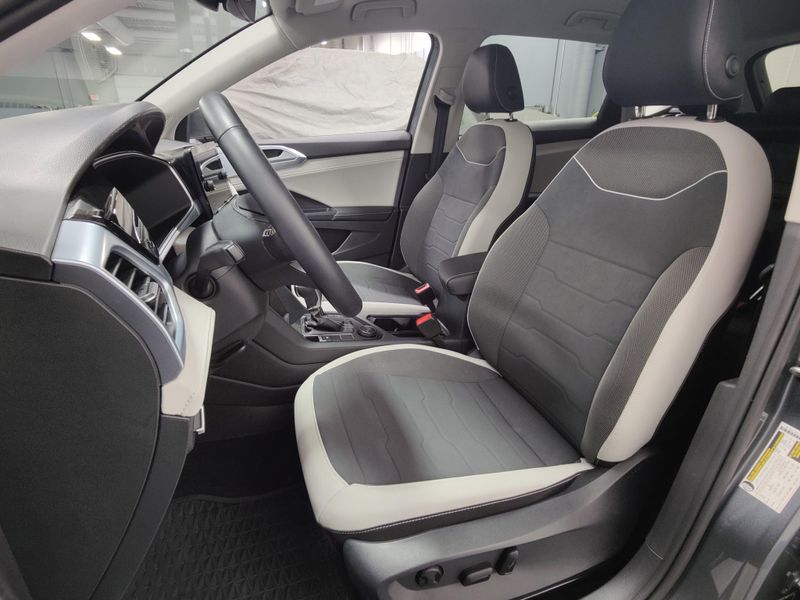 Used 2025 Volkswagen Taos SE 4-Motion AWDImage 13