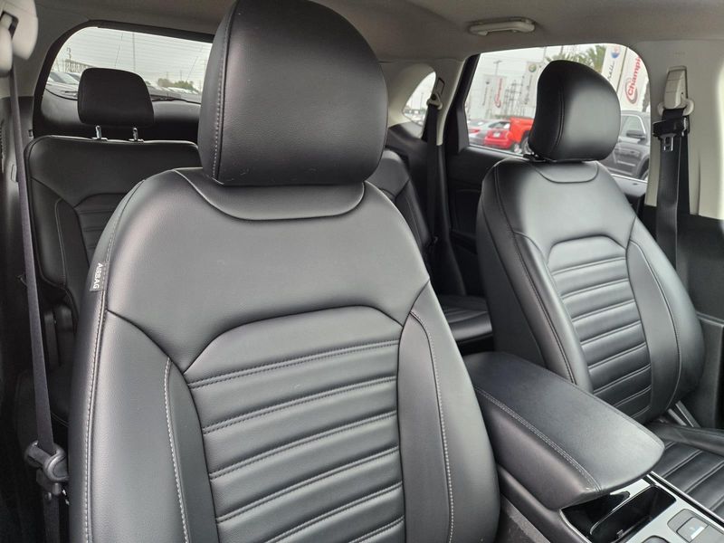 Used 2019 Ford Edge SEL FWD