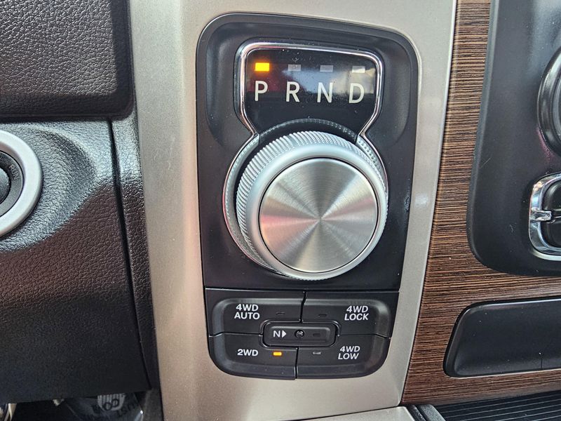 2017 RAM 1500 LaramieImage 20